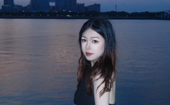 他解开我奶罩吸我奶